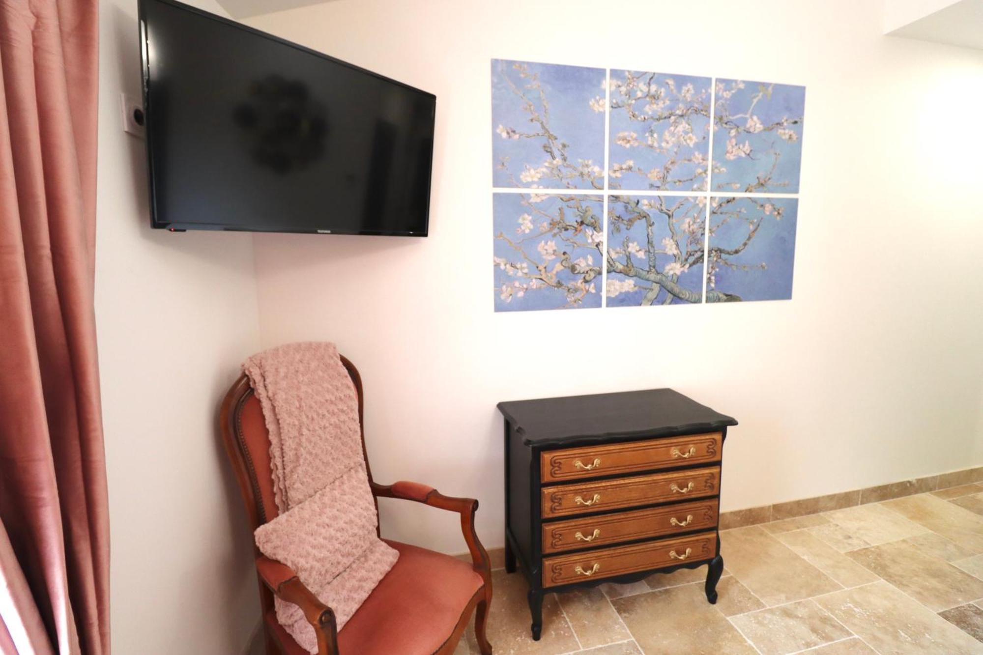 Chambres D'Hotes Avec Jacuzzi Et Piscine Au Mas De Cadoule Saint-Just (Herault) Quarto foto